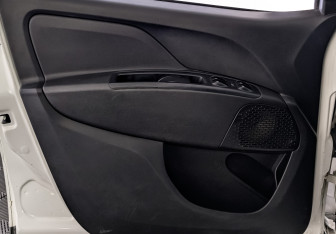 Подержанный автомобиль Fiat Doblo 2020 года (19 фото)