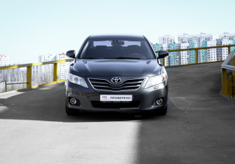 Подержанный автомобиль Toyota Camry Sedan 2011 года (2 фото)