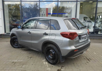 Подержанный автомобиль Suzuki Vitara 2020 года (6 фото)