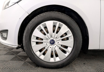 Подержанный автомобиль Ford Focus Hatchback 2018 года (18 фото)