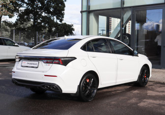 Подержанный автомобиль Omoda S5 GT 2023 года (4 фото)