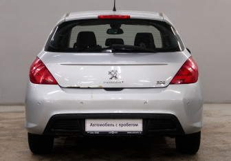 Подержанный автомобиль Peugeot 308 Hatchback 2012 года (6 фото)