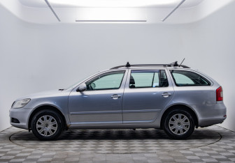 Подержанный автомобиль Skoda Octavia Wagon 2012 года (8 фото)