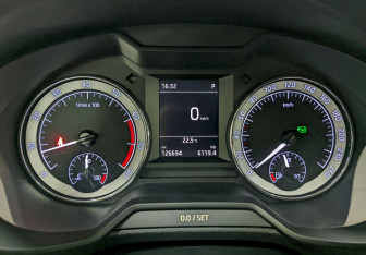 Подержанный автомобиль Skoda Octavia Liftback 2019 года (25 фото)