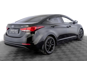 Подержанный автомобиль Hyundai Elantra Sedan 2014 года (5 фото)