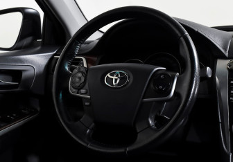 Подержанный автомобиль Toyota Camry Sedan 2012 года (11 фото)