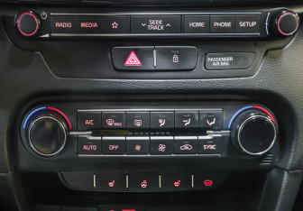 Подержанный автомобиль Kia Ceed Hatchback 2019 года (22 фото)