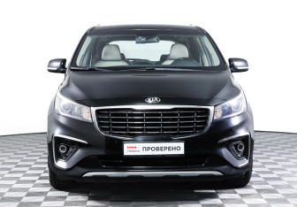 Подержанный автомобиль Kia Carnival 2018 года (2 фото)