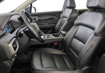 Подержанный автомобиль Geely Okavango 2023 года (21 фото)