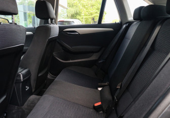 Подержанный автомобиль BMW X1 2013 года (8 фото)