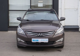 Подержанный автомобиль Hyundai Solaris Hatchback 2015 года (2 фото)
