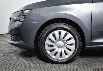 Подержанный автомобиль Skoda Rapid Liftback 2022 года (7 фото)