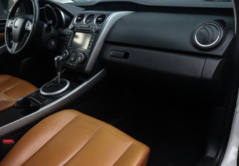 Подержанный автомобиль Mazda CX-7 2011 года (8 фото)