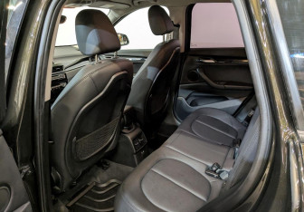 Подержанный автомобиль BMW X1 2018 года (12 фото)