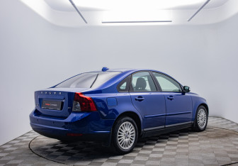 Подержанный автомобиль Volvo S40 2007 года (5 фото)