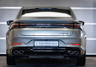 Подержанный автомобиль Geely Preface 2024 года (5 фото)