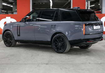 Подержанный автомобиль Land Rover Range Rover 2022 года (7 фото)