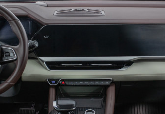 Подержанный автомобиль Geely Monjaro 2023 года (14 фото)