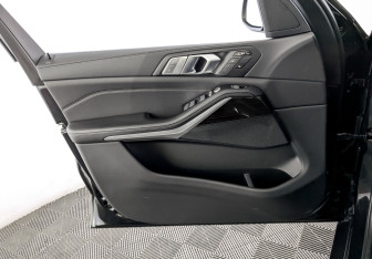 Подержанный автомобиль BMW X7 2019 года (19 фото)