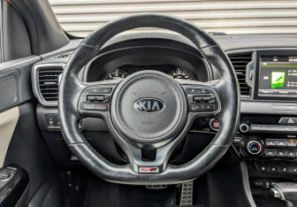 Подержанный автомобиль Kia Sportage 2016 года (22 фото)