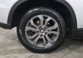 Подержанный автомобиль Suzuki Vitara 2016 года (9 фото)