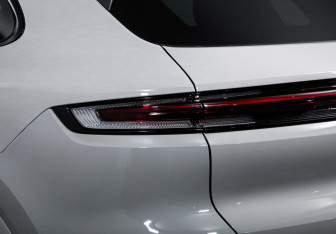 Подержанный автомобиль Porsche Cayenne 2024 года (16 фото)
