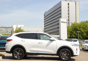 Подержанный автомобиль Haval F7 2020 года (3 фото)