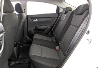 Подержанный автомобиль Kia Rio Sedan 2020 года (18 фото)