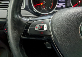 Подержанный автомобиль Volkswagen Jetta Sedan 2017 года (26 фото)