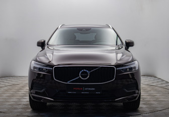 Подержанный автомобиль Volvo XC60 2021 года (8 фото)