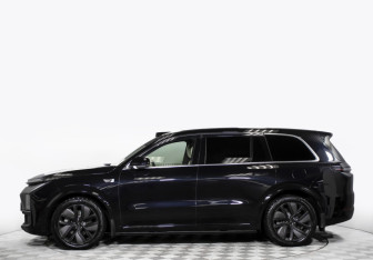 Подержанный автомобиль LiXiang L9 2024 года (8 фото)