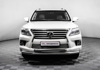Подержанный автомобиль Lexus LX 2012 года (2 фото)
