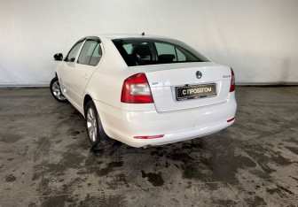 Подержанный автомобиль Skoda Octavia Liftback 2012 года (4 фото)