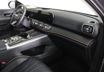 Подержанный автомобиль Jaecoo J8 2024 года (10 фото)