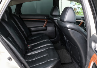 Подержанный автомобиль Nissan Teana 2006 года (11 фото)
