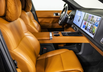 Подержанный автомобиль LiXiang L9 2023 года (10 фото)