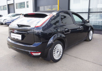 Подержанный автомобиль Ford Focus Hatchback 2010 года (5 фото)