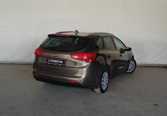 Подержанный автомобиль Kia Ceed Wagon 2018 года (6 фото)