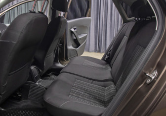 Подержанный автомобиль Volkswagen Polo Sedan 2015 года (12 фото)