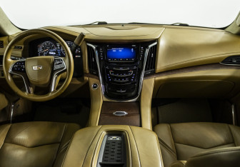 Подержанный автомобиль Cadillac Escalade Suv 2015 года (12 фото)