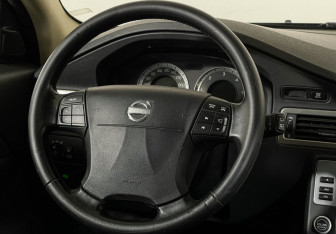 Подержанный автомобиль Volvo XC70 2008 года (14 фото)