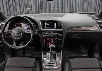 Подержанный автомобиль Audi Q5 2016 года (14 фото)