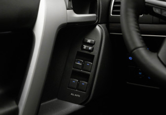 Подержанный автомобиль Toyota Land Cruiser Prado 2021 года (14 фото)