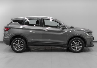 Подержанный автомобиль Geely Coolray 2022 года (4 фото)