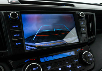 Подержанный автомобиль Toyota RAV4 2018 года (11 фото)