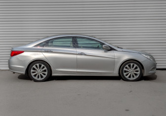 Подержанный автомобиль Hyundai Sonata 2011 года (4 фото)