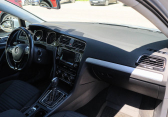 Подержанный автомобиль Volkswagen Golf Hatchback 2014 года (7 фото)