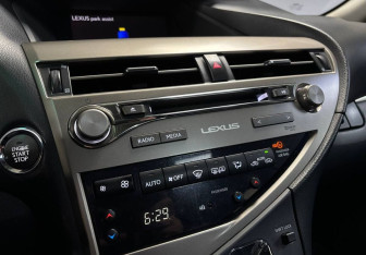 Подержанный автомобиль Lexus RX 2015 года (17 фото)