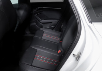 Подержанный автомобиль Audi A3 Hatchback 2021 года (10 фото)