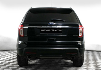 Подержанный автомобиль Ford Explorer 2014 года (4 фото)